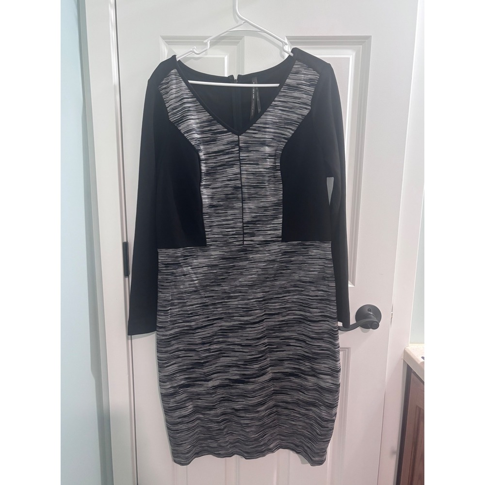 Marc New York Andrew Marc Black White Space Dye V-Neck Sheath Dress Size 14